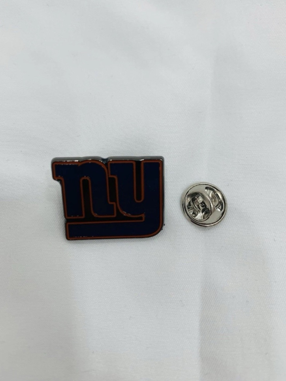 New York Giants NFL Pin Badge Enamel – Football Fan Collectible Hat/Lapel Pin